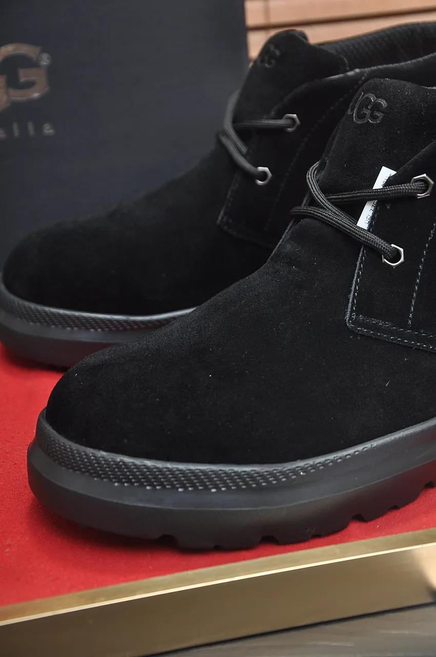 Men's shoes 💰500💶【UGG】(full genuine wool lining) Please pay attention to the quality of the original order and compare the thickness of the wool 🏮🏮Hot style Martin boots from Australia's warm luxury brand men's shoes, official website synchronization, Beckham men's style..., made of imported top-layer waxed cowhide, waxed toe, Australian real wool velvet lining Carefully sewn...Imported rubber Martin boots outsole (comfortable, soft and wear-resistant). I really like the quality...Exquisite workmanship, you can't put it down once you see it. Code number 39-44